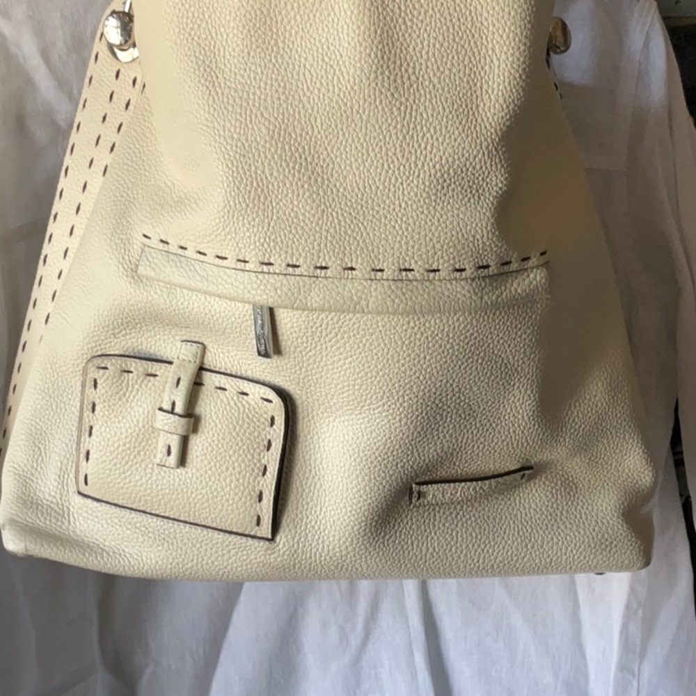 Handbag - Picture 4 of 4